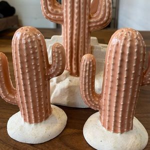 Pink Saguaro Cactus Set